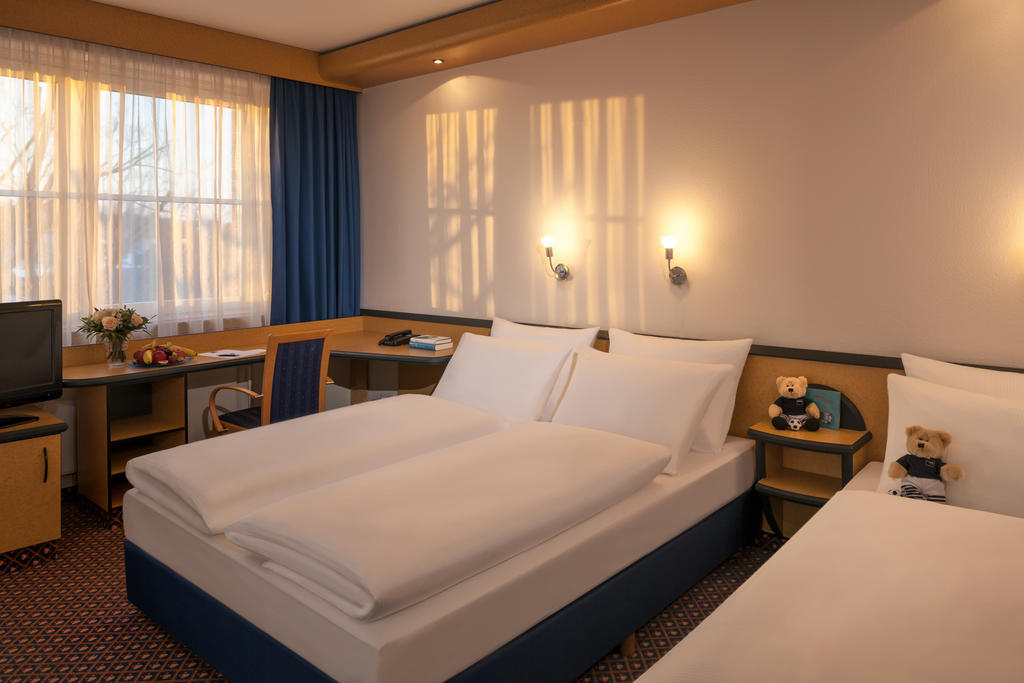 Dorint Airport-Hotel Berlin-Tegel Rum bild