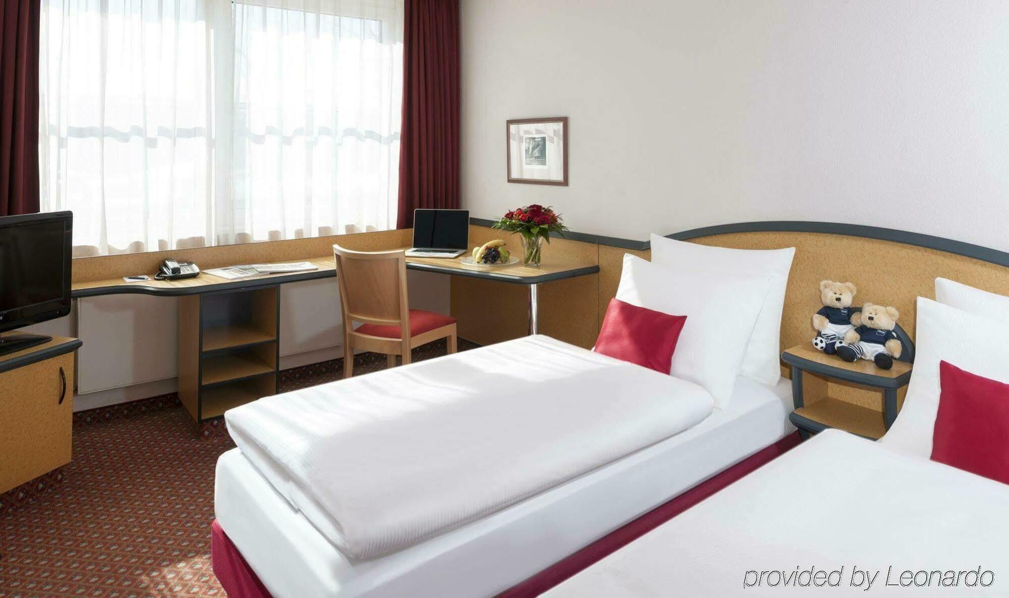 Dorint Airport-Hotel Berlin-Tegel Exteriör bild